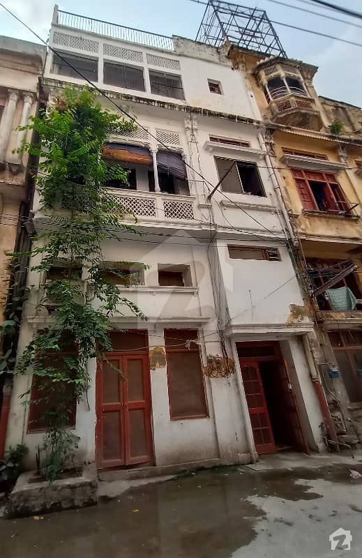انارکلی لاہور میں 6 کمروں کا 3 مرلہ مکان 2 کروڑ میں برائے فروخت۔