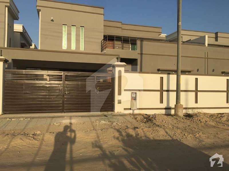 فالکن کمپلیکس نیوملیر ملیر کراچی میں 4 کمروں کا 14 مرلہ مکان 5.25 کروڑ میں برائے فروخت۔