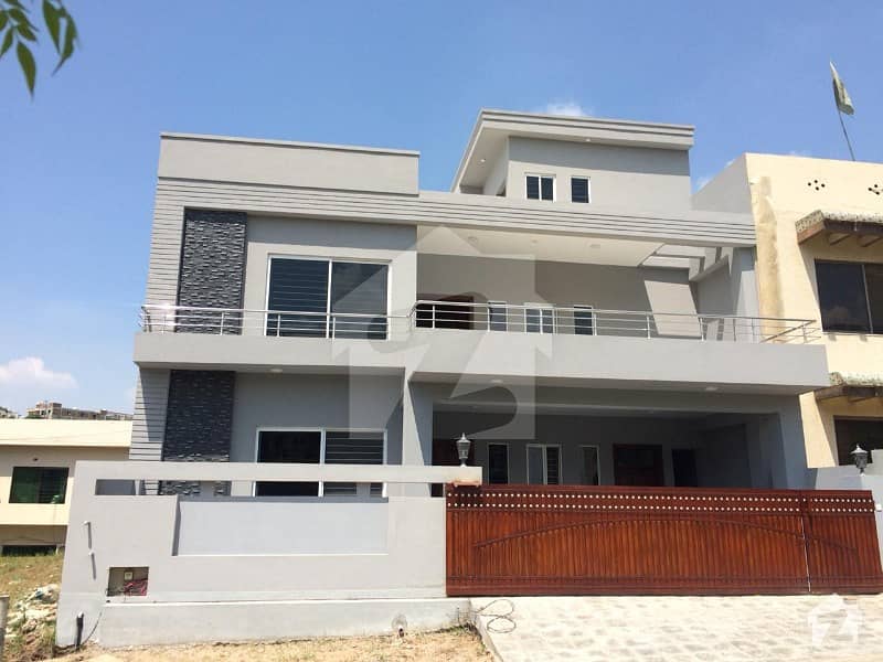14 Marla Brand New 6 Bedrooms House Is Available For Sale