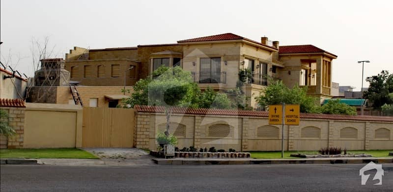 ڈیوائن گارڈنز لاہور میں 6 کمروں کا 2 کنال مکان 18 کروڑ میں برائے فروخت۔
