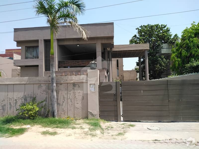 2 Kanal House In Canal View For Sale At Good Location
