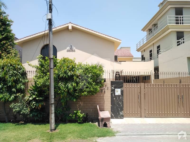 House Sized 1 Kanal Is Available For Sale In Canal View