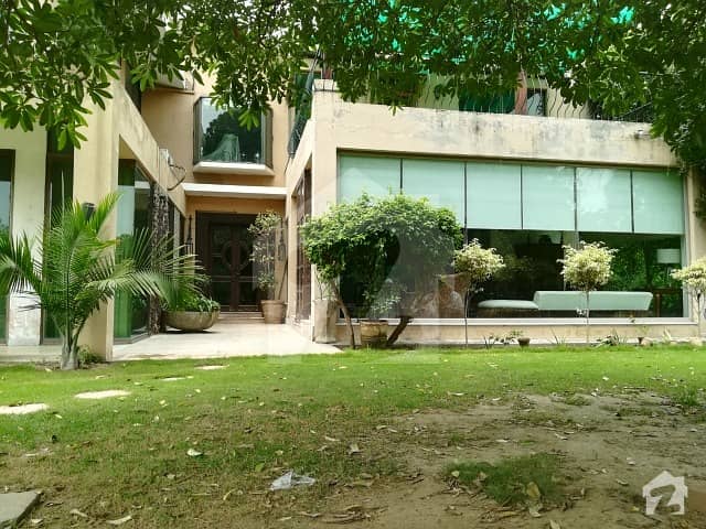 صوفیہ فارم ہاؤسز بیدیاں روڈ لاہور میں 5 کمروں کا 15 کنال فارم ہاؤس 1 لاکھ میں کرایہ پر دستیاب ہے۔