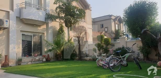 لیک سٹی ۔ سیکٹرایم ۔ 7 لیک سٹی رائیونڈ روڈ لاہور میں 3 کمروں کا 10 مرلہ مکان 1.45 کروڑ میں برائے فروخت۔ لیک سٹی ۔ سیکٹرایم ۔ 7 لیک سٹی رائیونڈ روڈ لاہور میں 3 کمروں کا 10 مرلہ مکان 1.45 کروڑ میں برائے فروخت۔