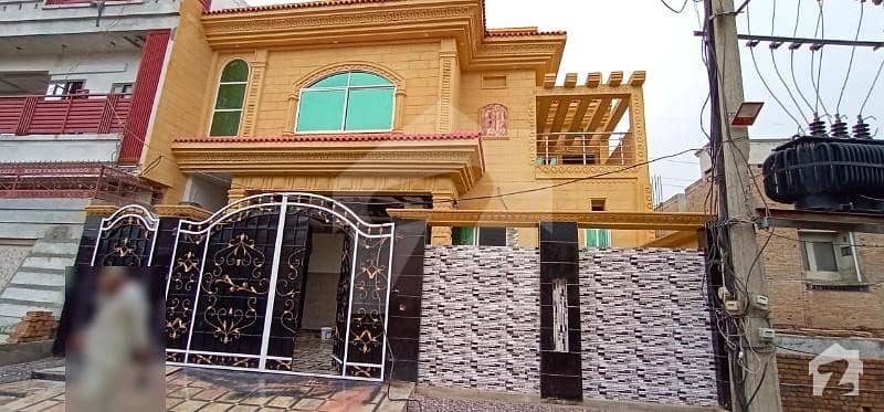 ورسک روڈ پشاور میں 7 کمروں کا 10 مرلہ مکان 2.8 کروڑ میں برائے فروخت۔