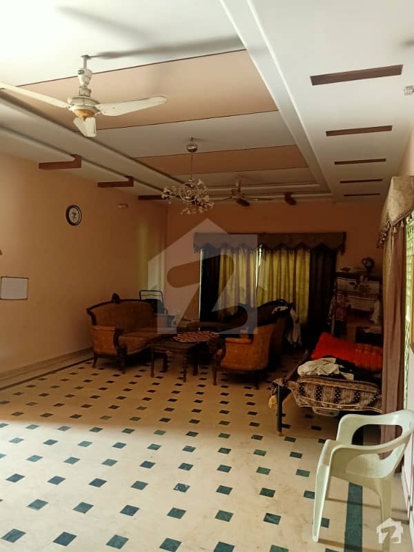 ایڈن گارڈنز فیصل آباد میں 4 کمروں کا 11 مرلہ مکان 2.28 کروڑ میں برائے فروخت۔
