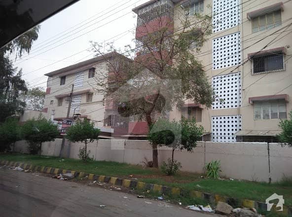 گلشنِ اقبال - بلاک 16 گلشنِ اقبال گلشنِ اقبال ٹاؤن کراچی میں 3 کمروں کا 7 مرلہ فلیٹ 1.5 کروڑ میں برائے فروخت۔