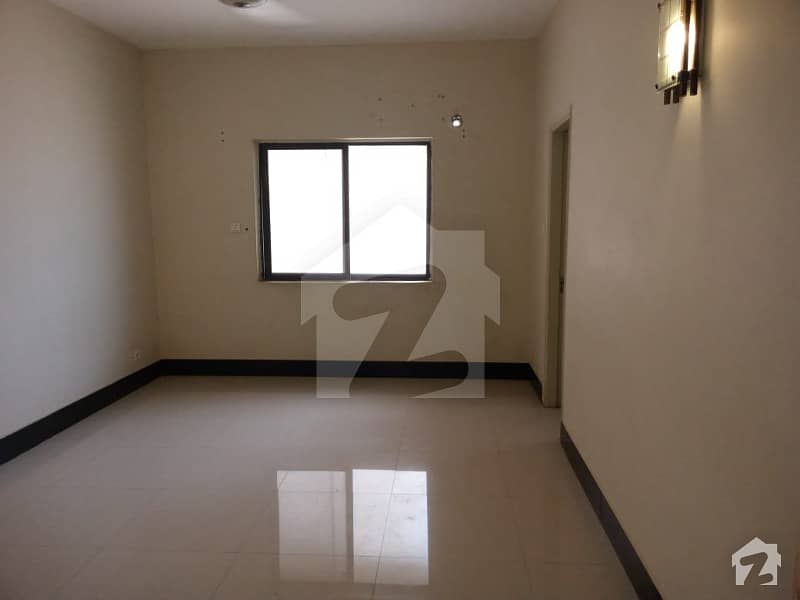 3 Bed 1900 Sq Ft Apartment For Rent