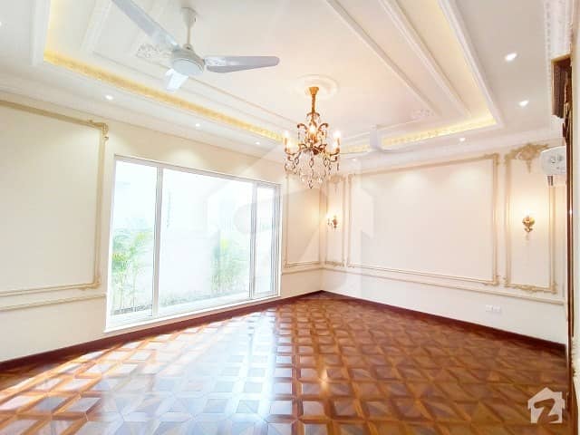 کوہِ نور سٹی فیصل آباد میں 4 کمروں کا 13 مرلہ مکان 1.4 لاکھ میں کرایہ پر دستیاب ہے۔