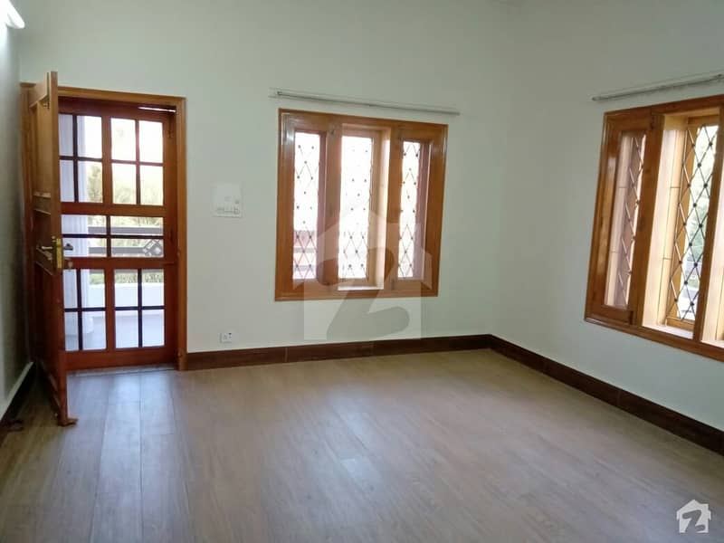 2450  Square Feet House In G-9/4 For Rent At Good Location