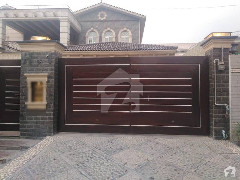 Perfect 7875  Square Feet House On Mall Road For Sale