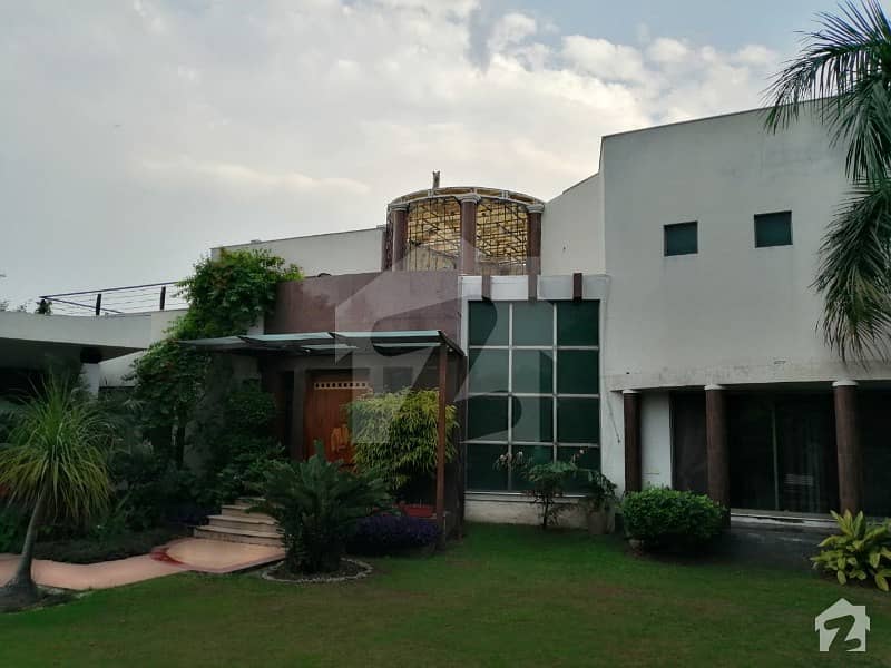 Two Kanal Stonish Designed Owner Builed facing Shiba Park Bungalow in DHA