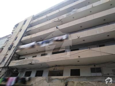 صدر حیدر آباد میں 4 کمروں کا 9 مرلہ فلیٹ 75 لاکھ میں برائے فروخت۔ صدر حیدر آباد میں 4 کمروں کا 9 مرلہ فلیٹ 75 لاکھ میں برائے فروخت۔