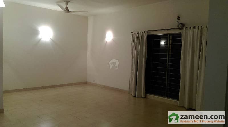 12 Marla Lush Lower Portion Separate Gate For Rent In Dha Phase 5 Lahore