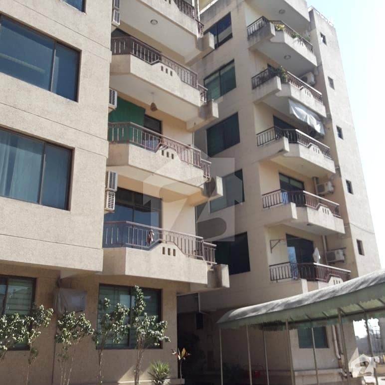 3 Bed Flat For Rent In Executive Suits