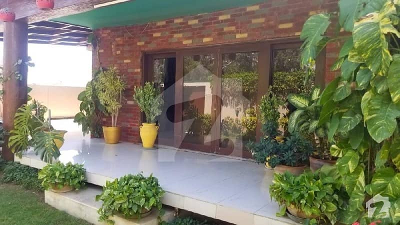666 Sq Yard Bungalow For Sale In DHA Phase 6 Karachi