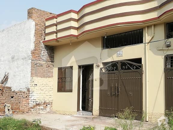 رزاق ٹاؤن چکراروڈ راولپنڈی میں 2 کمروں کا 3 مرلہ مکان 26 لاکھ میں برائے فروخت۔