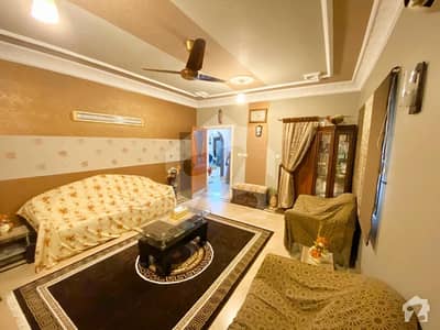 باتھ آئی لینڈ کراچی میں 8 کمروں کا 1 کنال مکان 11.25 کروڑ میں برائے فروخت۔