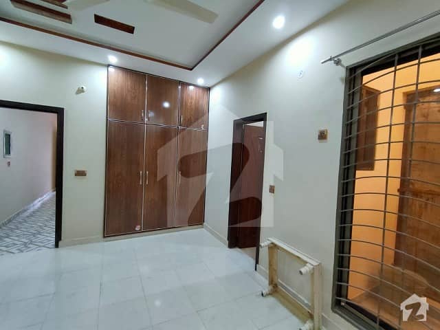 ویلینشیاء ہاؤسنگ سوسائٹی لاہور میں 5 کمروں کا 10 مرلہ مکان 80 ہزار میں کرایہ پر دستیاب ہے۔