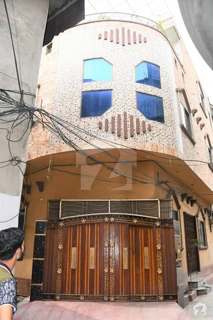 باغبانپورہ لاہور میں 5 کمروں کا 4 مرلہ مکان 1.45 کروڑ میں برائے فروخت۔
