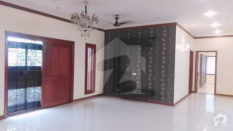666 yards brand new bungalow for rent in defence phase 5 two bedroom on ground floor and four bedroom on 1st floor  drawing dining  lean car parking servent quarter,call for more details