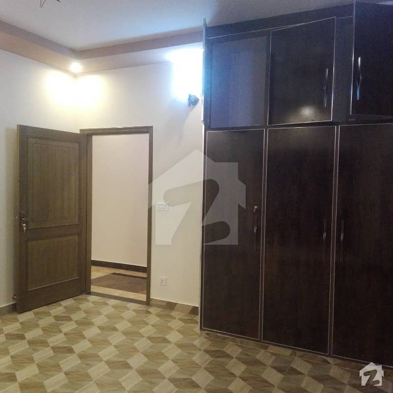 ریوینیو سوسائٹی لاہور میں 2 کمروں کا 10 مرلہ مکان 2.5 کروڑ میں برائے فروخت۔