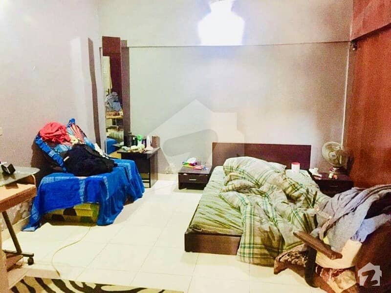 ناظم آباد کراچی میں 10 کمروں کا 17 مرلہ مکان 8 کروڑ میں برائے فروخت۔