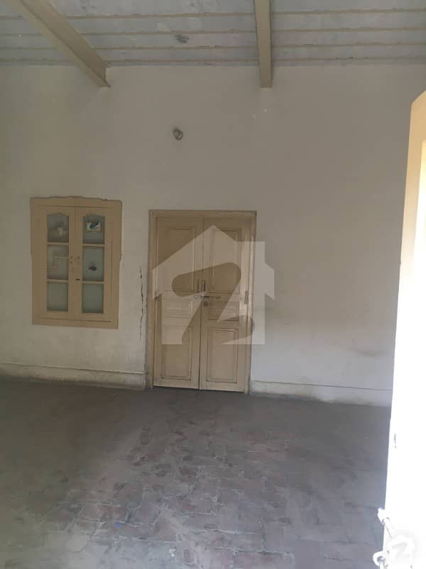 1125  Square Feet Flat In Model Town B For Rent