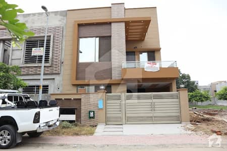 بحریہ ٹاؤن جناح بلاک بحریہ ٹاؤن سیکٹر ای بحریہ ٹاؤن لاہور میں 3 کمروں کا 5 مرلہ مکان 1.15 کروڑ میں برائے فروخت۔ بحریہ ٹاؤن جناح بلاک بحریہ ٹاؤن سیکٹر ای بحریہ ٹاؤن لاہور میں 3 کمروں کا 5 مرلہ مکان 1.15 کروڑ میں برائے فروخت۔