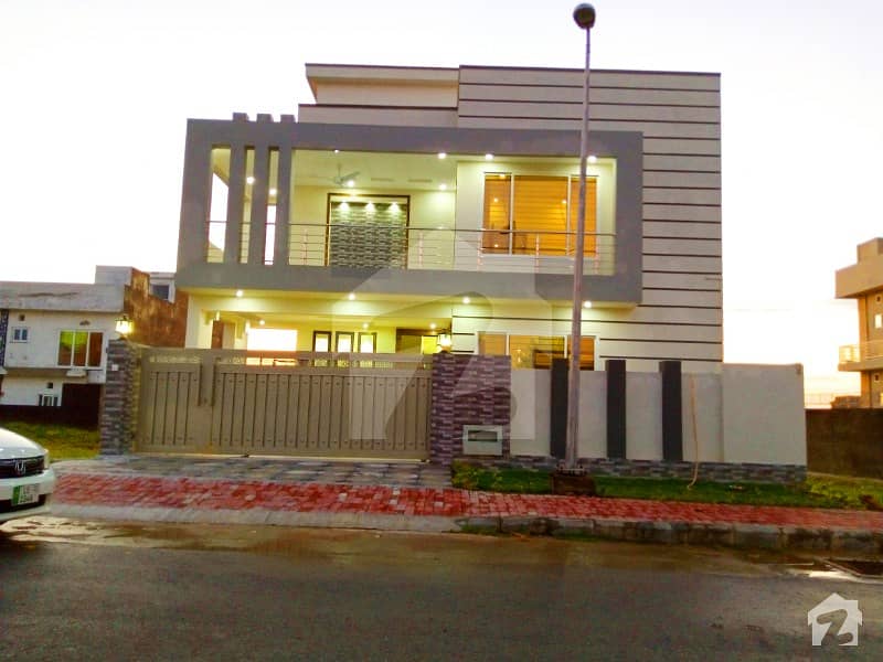 10 Marla Brand New Levish House For Sale On Very Prime Location