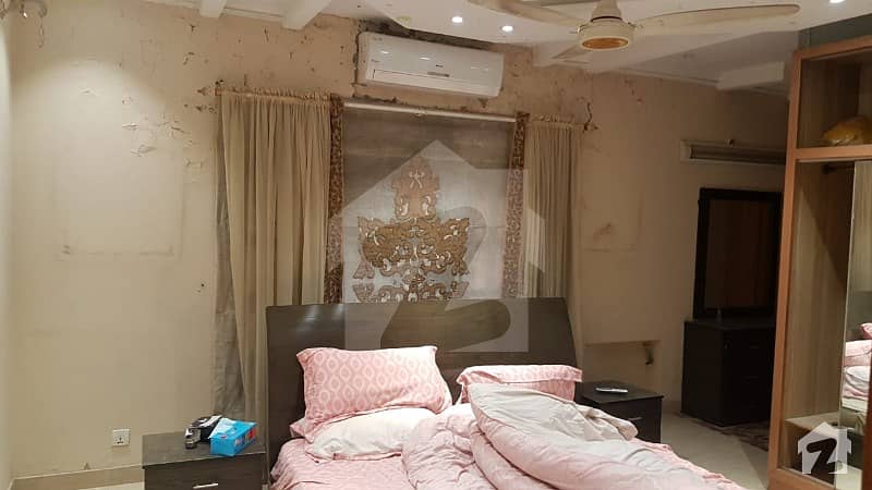 1 Furnished Room Dha Phase 3 Block Z