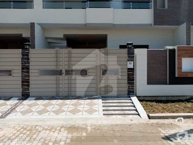 945  Square Feet House In Usman Block For Sale
