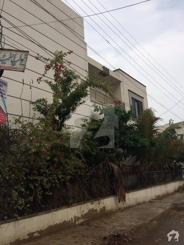 گلستانِِ جوہر ۔ بلاک 14 گلستانِ جوہر کراچی میں 6 کمروں کا 8 مرلہ مکان 3.2 کروڑ میں برائے فروخت۔