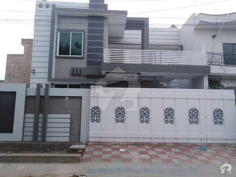 Rafi Qamar Road House Sized 10 Marla For Sale
