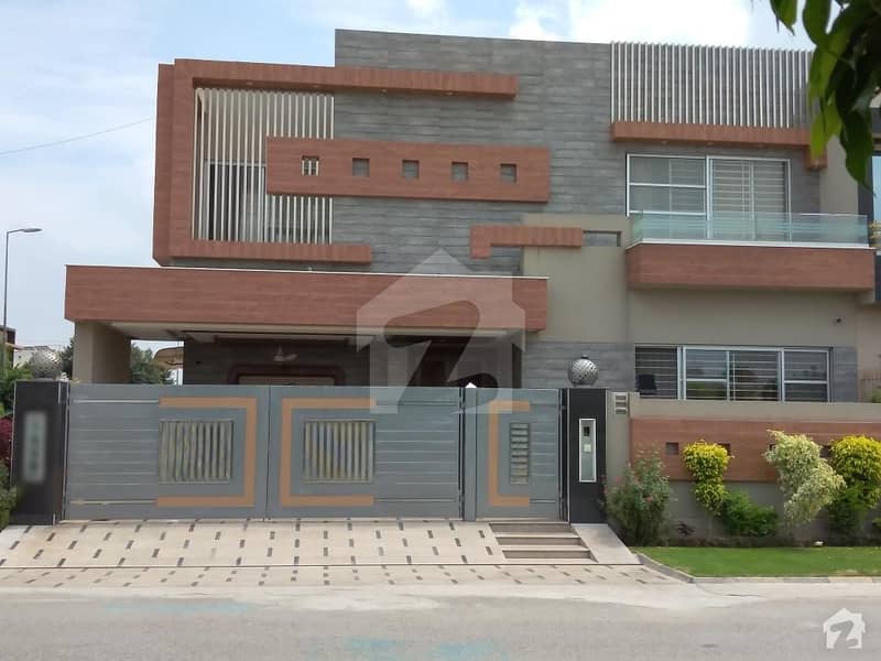 12 Marla House Situated In Green City For Sale