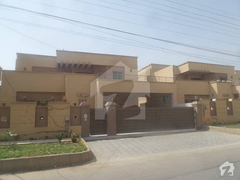 اولڈ فالکن کمپلیکس (اے ایف او ایچ ایس) ملیر کنٹونمنٹ کینٹ کراچی میں 4 کمروں کا 14 مرلہ مکان 5.5 کروڑ میں برائے فروخت۔