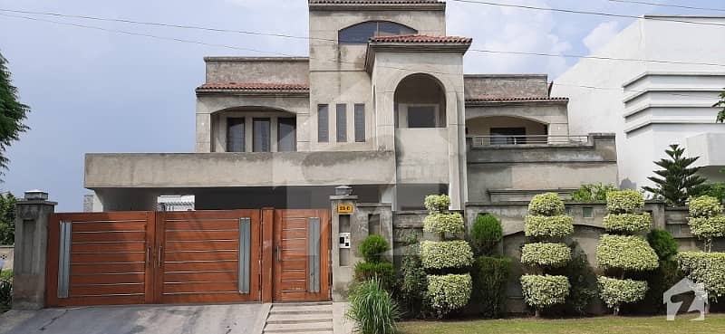 4500  Square Feet House In Central Main Canal Bank Road For Sale