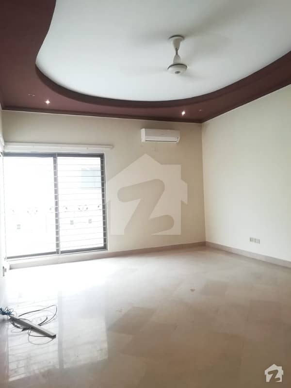1 Kanal Luxury Villa Available For Rent In Dha Phase 4