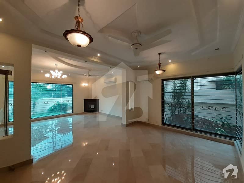 Luxurious One Kanal Full House Are Available For Rent In Phase 4