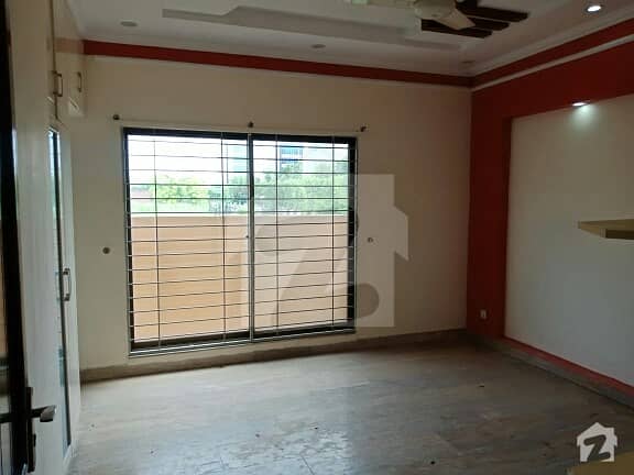 Dha Phase 3 Z Block 5 Marla Upper Portion For Rent