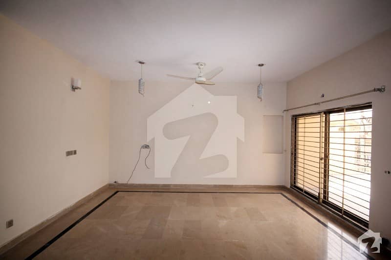 01 Kanal Used Upper Portion For Rent In Phase 1 Dha Lahore