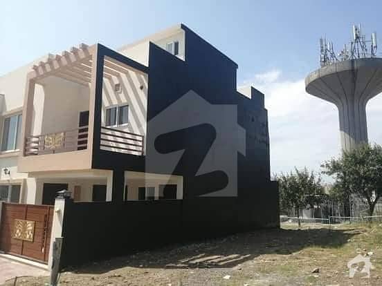 عمر ایونیو بحریہ ٹاؤن فیز 8 بحریہ ٹاؤن راولپنڈی راولپنڈی میں 5 کمروں کا 7 مرلہ مکان 1.55 کروڑ میں برائے فروخت۔