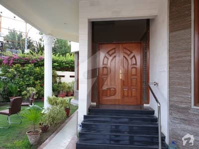 500 Yards Renovated Bungalow 6 Beds Attached New Bath New Kitchen Basement Servant Room 500 Yards Renovated Bungalow 6 Beds Attached New Bath New Kitchen Basement Servant Room