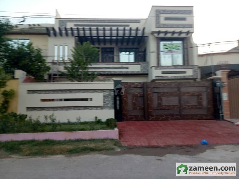 11 Marla Vip house K block shah rukny alam colony 11 Marla Vip house K block shah rukny alam colony