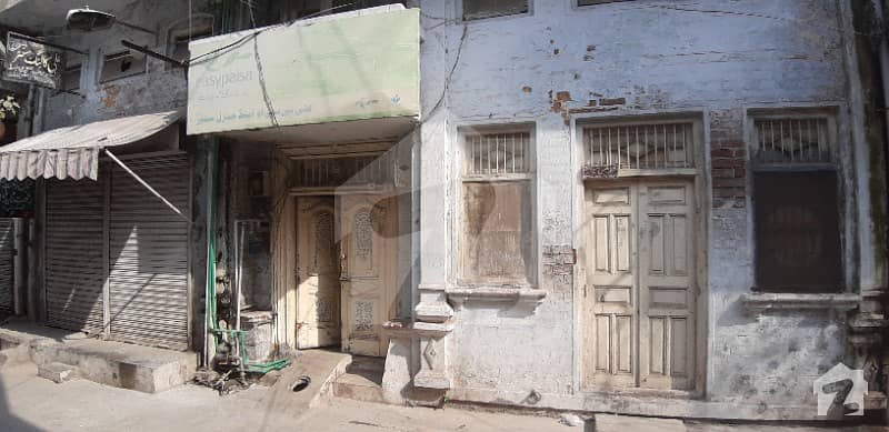 اسلام پورہ لاہور میں 11 کمروں کا 6 مرلہ مکان 2.2 کروڑ میں برائے فروخت۔