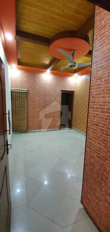 ڈی ایچ اے فیز 4 - ڈبل سی اے بلاک فیز 4 ڈیفنس (ڈی ایچ اے) لاہور میں 3 کمروں کا 5 مرلہ مکان 45 ہزار میں کرایہ پر دستیاب ہے۔