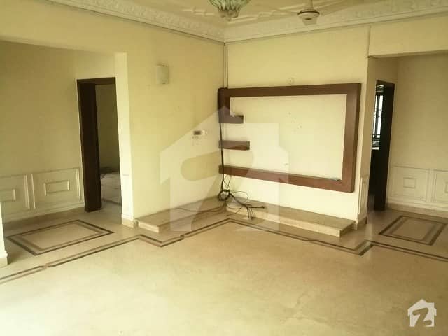 Full Basmet 9 Bed Room House For Rent In Dha Phase 4