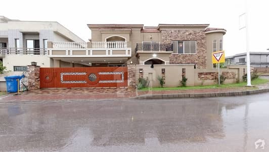 2 Kanal Elegant Corner House For Sale In Bahria Town Phase 8 In Usman D 2 Kanal Elegant Corner House For Sale In Bahria Town Phase 8 In Usman D