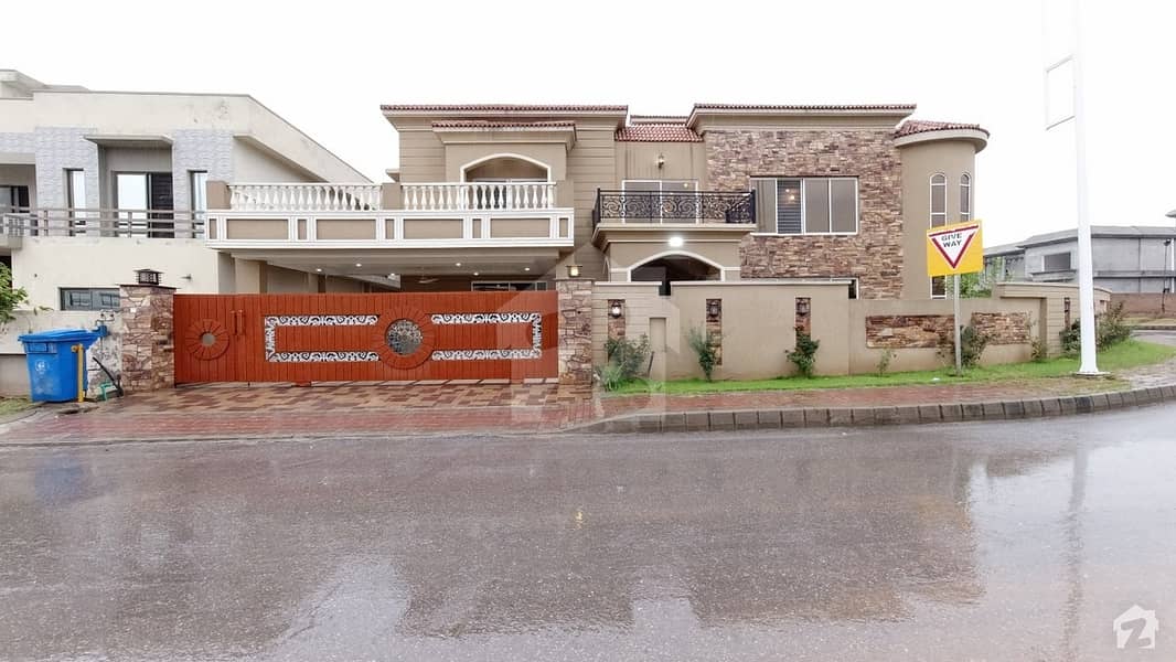 2 Kanal Elegant Corner House For Sale In Bahria Town Phase 8 In Usman D