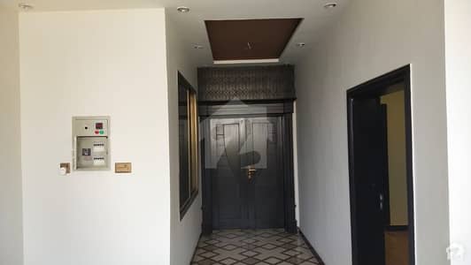 ورسک روڈ پشاور میں 6 کمروں کا 8 مرلہ مکان 2.35 کروڑ میں برائے فروخت۔ ورسک روڈ پشاور میں 6 کمروں کا 8 مرلہ مکان 2.35 کروڑ میں برائے فروخت۔